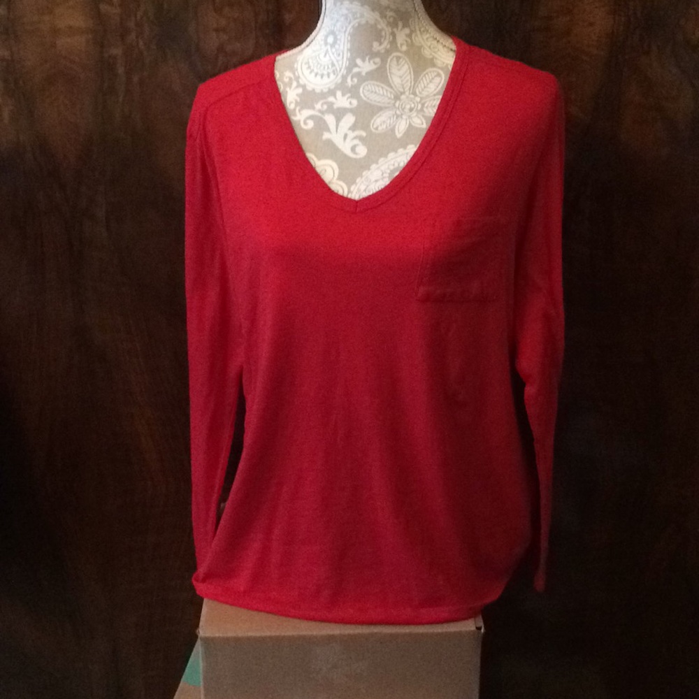 a.n.a. Long sleeve red T-shirt in a size L